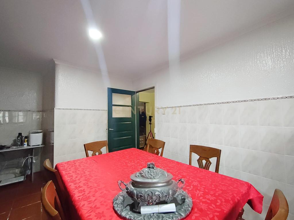 Moradia com Comércio em Amorim, Póvoa de Varzim - Uma Oportunidade Única! - Image 19