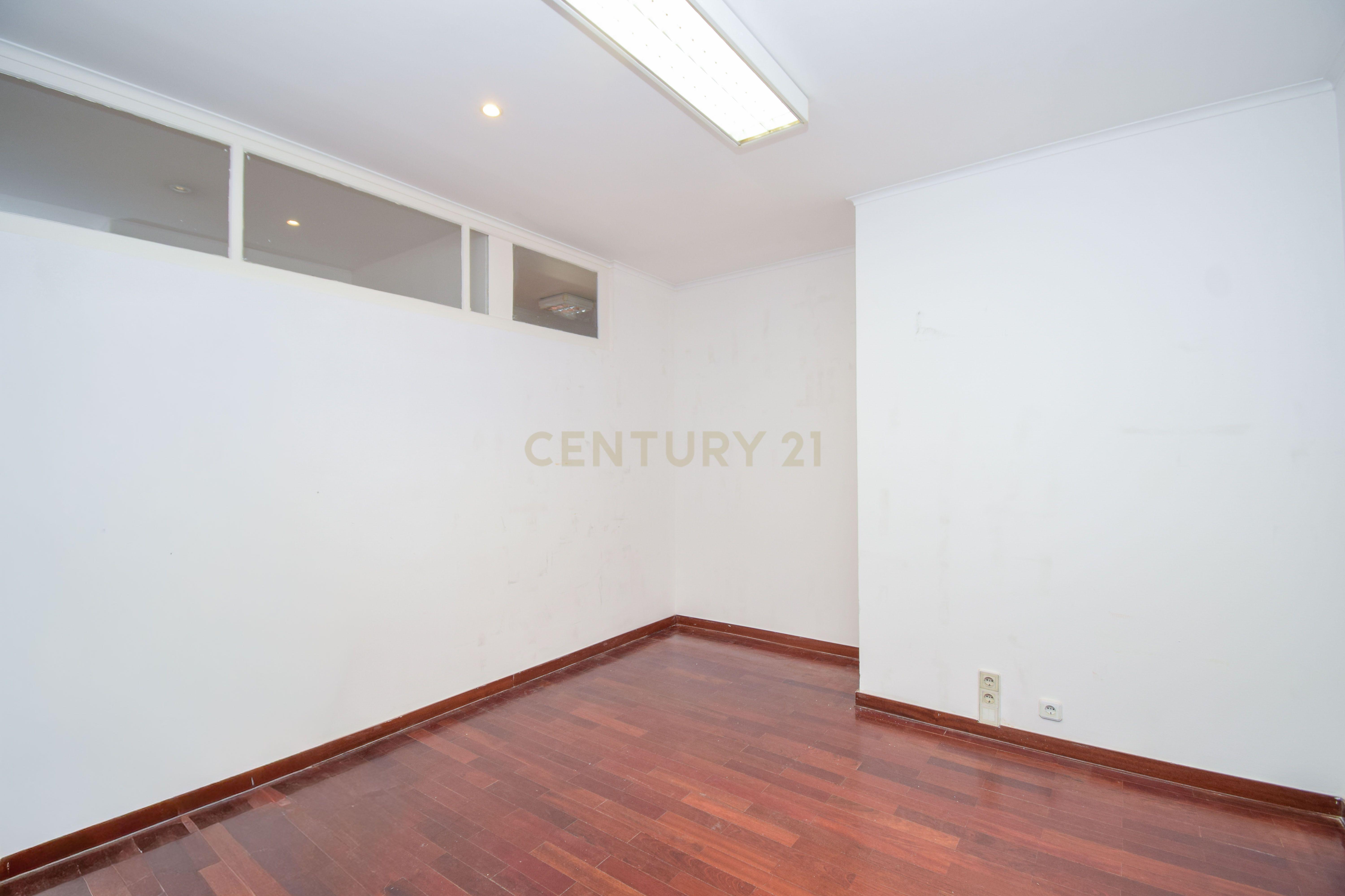 Fotografia 12 de Avenidas Novas | 162 m² | Potencial de conversão | 2 lugares de garagem