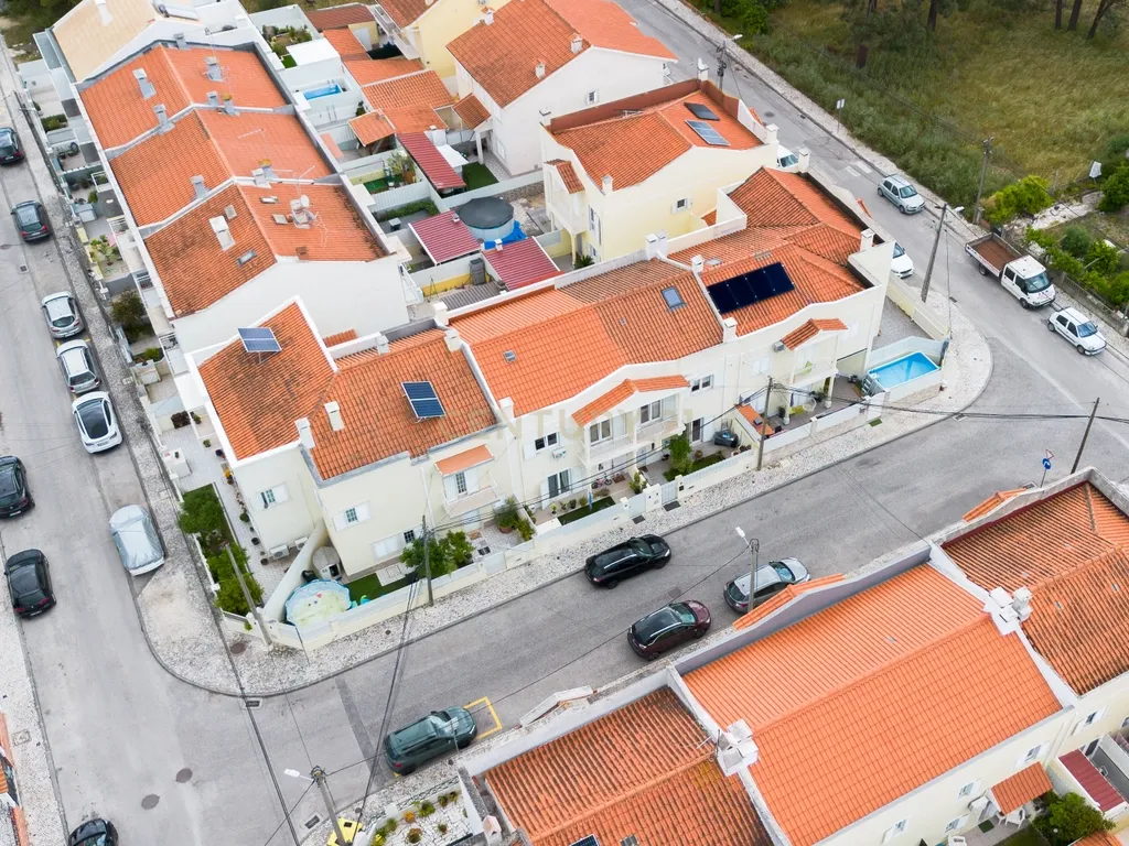 Moradia T3 Renovada com Terraço na Quinta do Conde – Sesimbra - Image 30