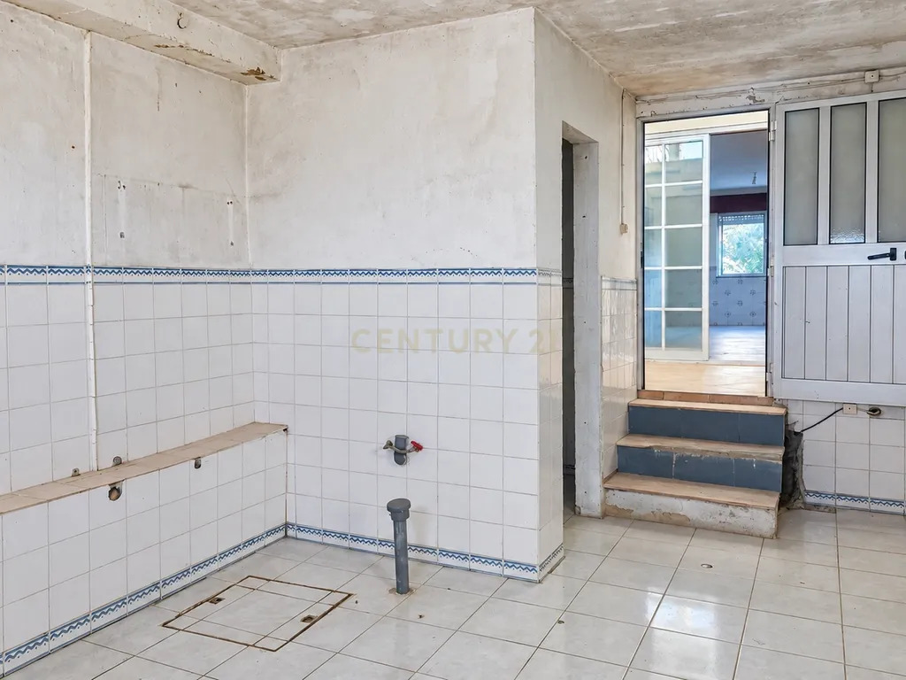 Moradia T3 com garagem, terraço e quintal em Vendas de Azeitão - Image 34