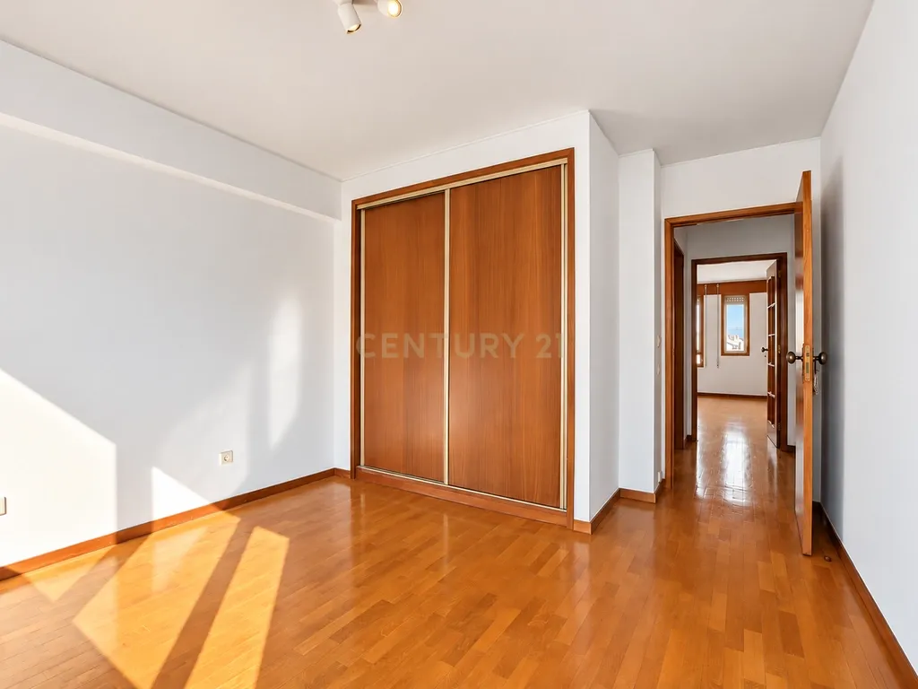 BAIXA DE PREÇO | Apartamento T2 em Cedofeita, Porto - Oportunidade Única! - Image 5