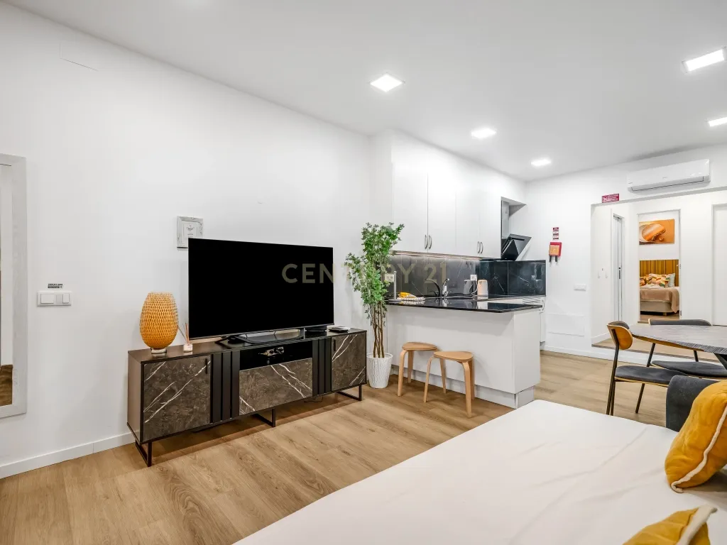 Moradia T3 renovada no centro histórico de Albufeira /200 metros da praia - Image 31