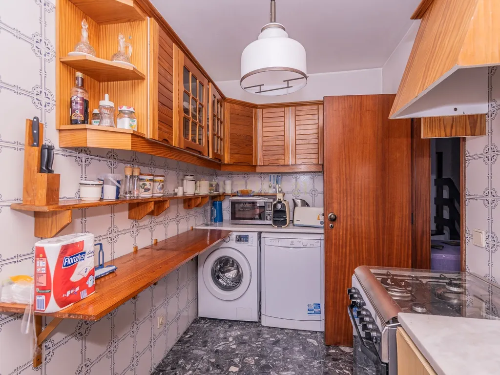 T4 Duplex na Vila de Sesimbra – Ideal para Férias em Família - Image 6