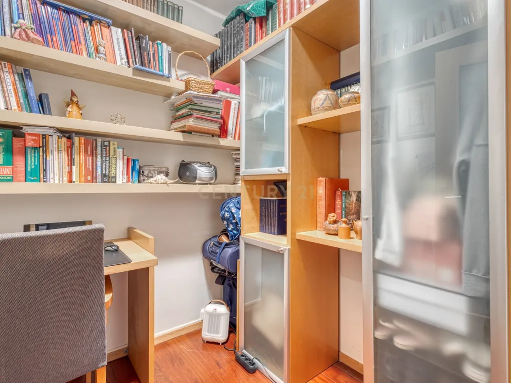 Apartamento T2+1 Duplex em condomínio fechado a 600m da praia - Image 21