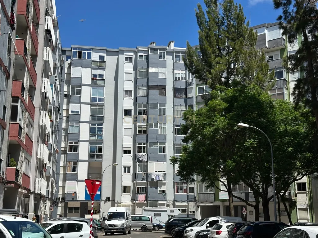 Apartamento T1 em Paço de Arcos - junto à praia e Escola Superior Náutica Infante D. Henrique - Image 43