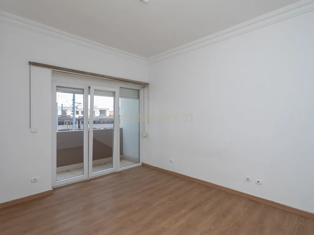 T2 Carcavelos Centro - Image 11