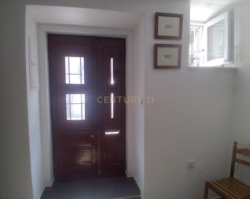 Armazém - Transformado em T1+1 habitacional - Metro Anjos - Image 6