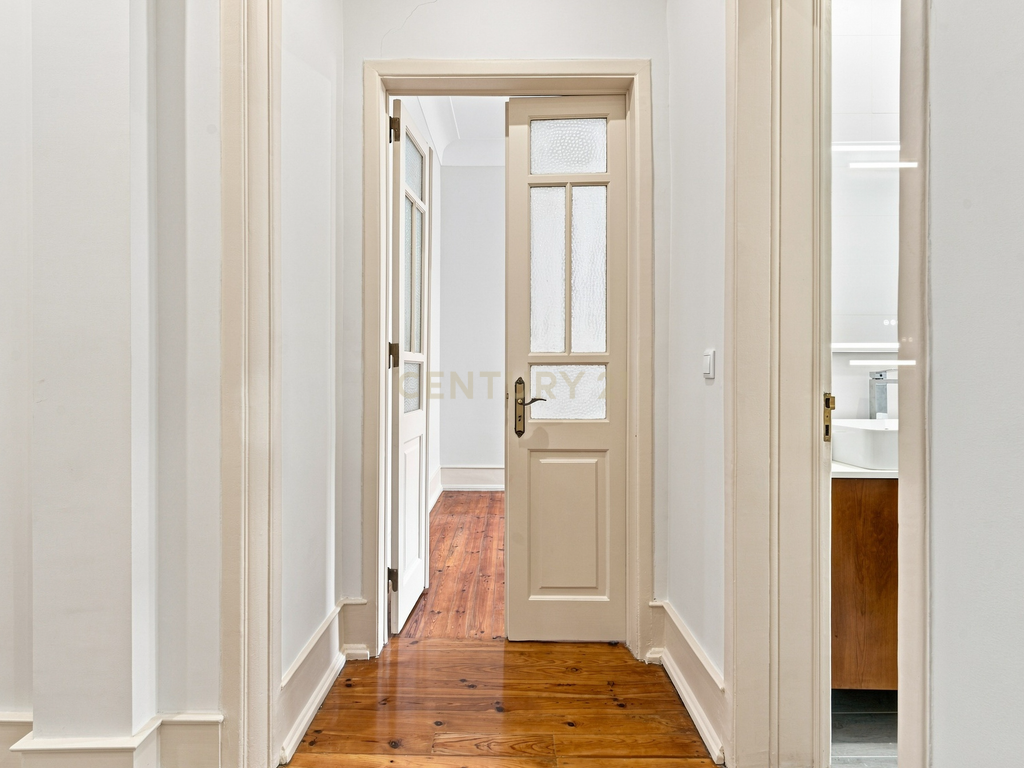Exclusivo na Penha de França | T3 Totalmente Remodelado com Elevador, Cozinha Equipada e Logradouro Privativo de 41 m² - Image 18