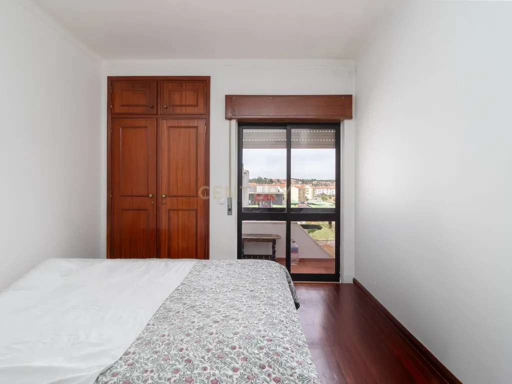 Apartamento T3 com garagem e arrecadação em Abrantes - Image 14