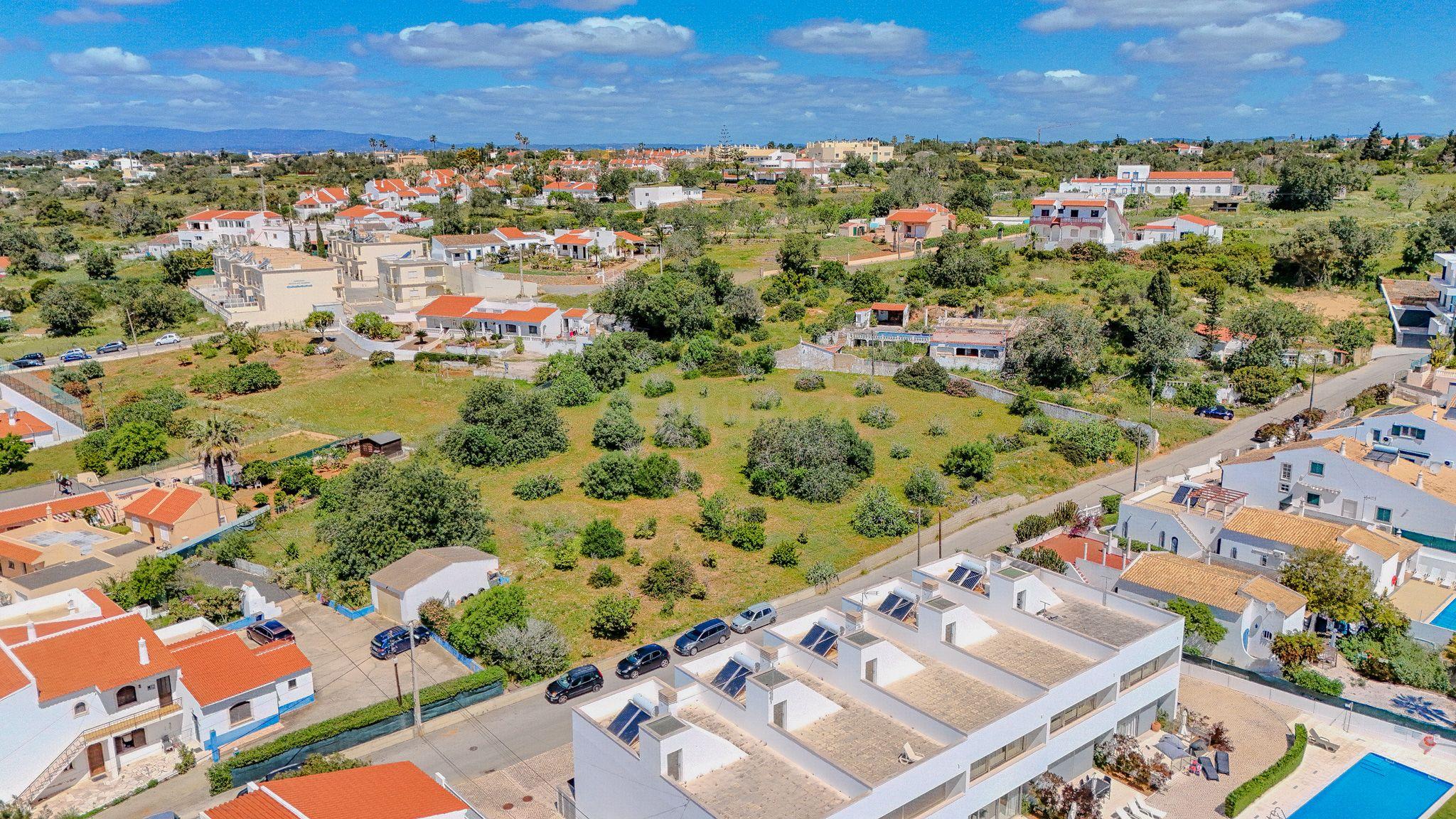 Terreno com Projeto para Construção de 9 Moradias – Vale de Parra, Albufeira - Image 12