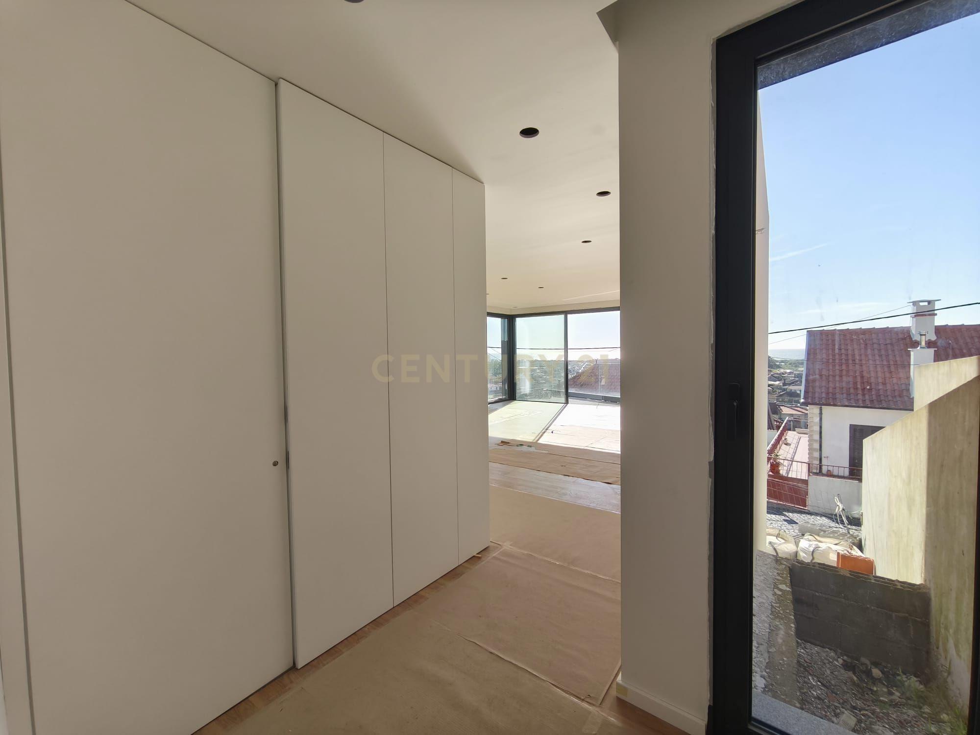 Casa em Construção em Braga, Esposende - 3 Quartos e Garagem - Image 4