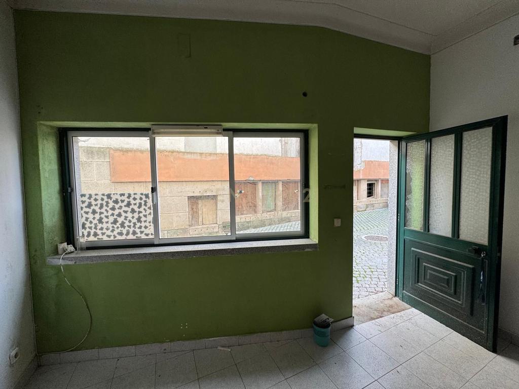 Espaço Comercial para Arrendamento em Penamacor - Image 9