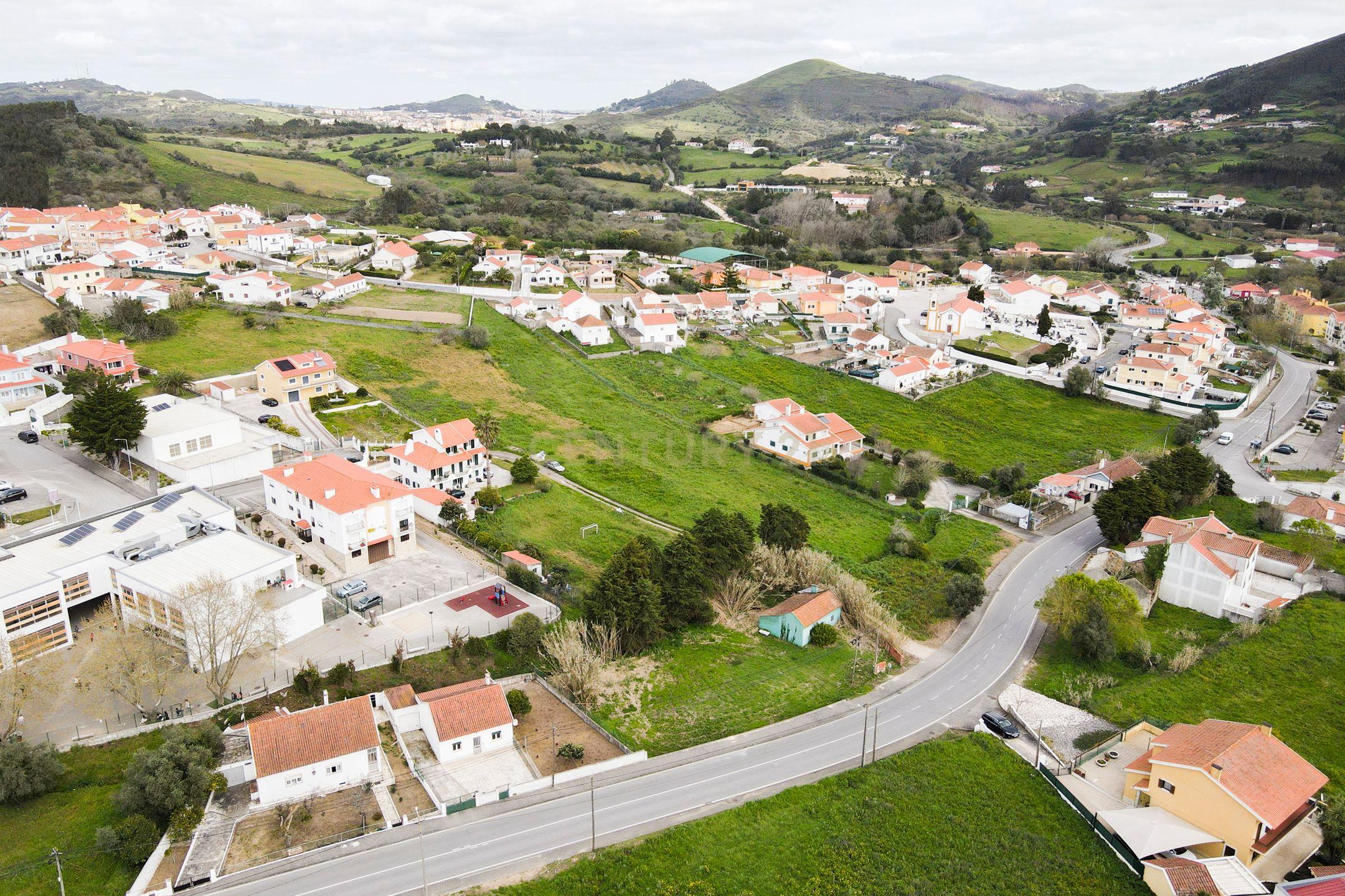 Fotografia 9 de Terreno urbano com 625 m², situado em Alcainça Pequena, Mafra, com projeto de arquitetura para a construção de uma moradia  unifamiliar