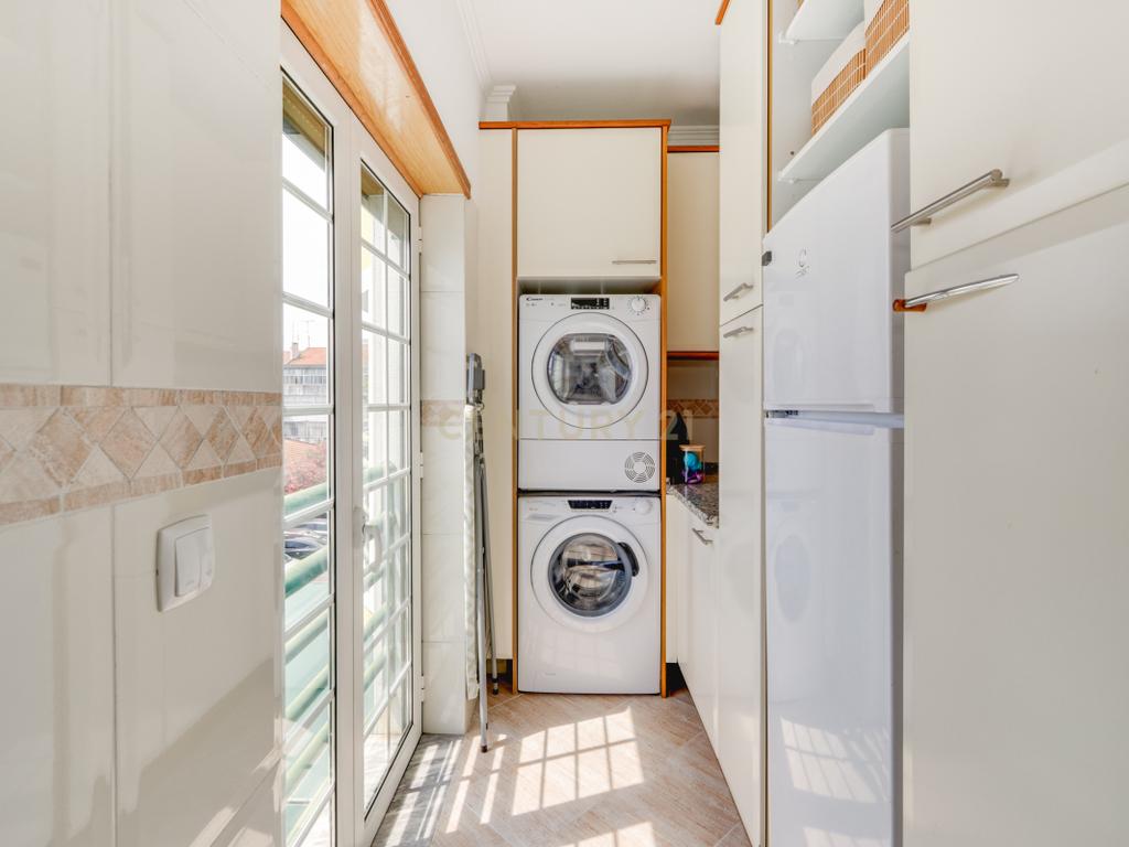 Apartamento T3 no Montijo | 143m2 área bruta útil | 2 garagens e elevador - Image 18