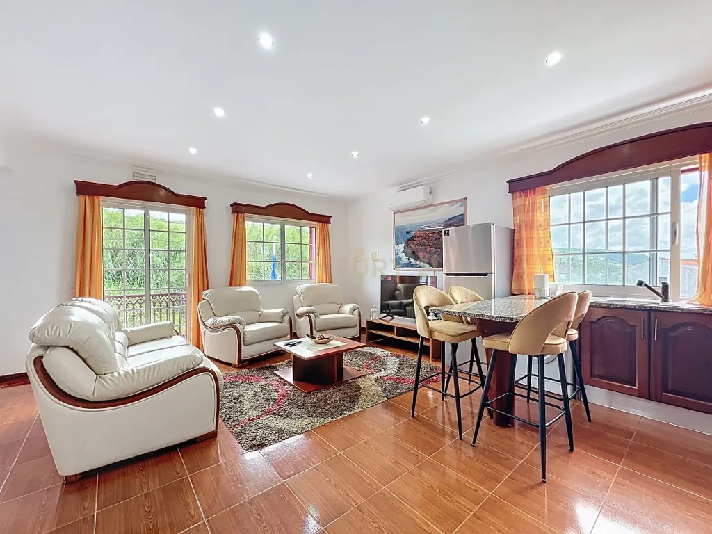 🏡 Moradia Única com Vista Mar — 3 Apartamentos | AL em Funcionamento | Feteiras, Ponta Delgada - Image 32