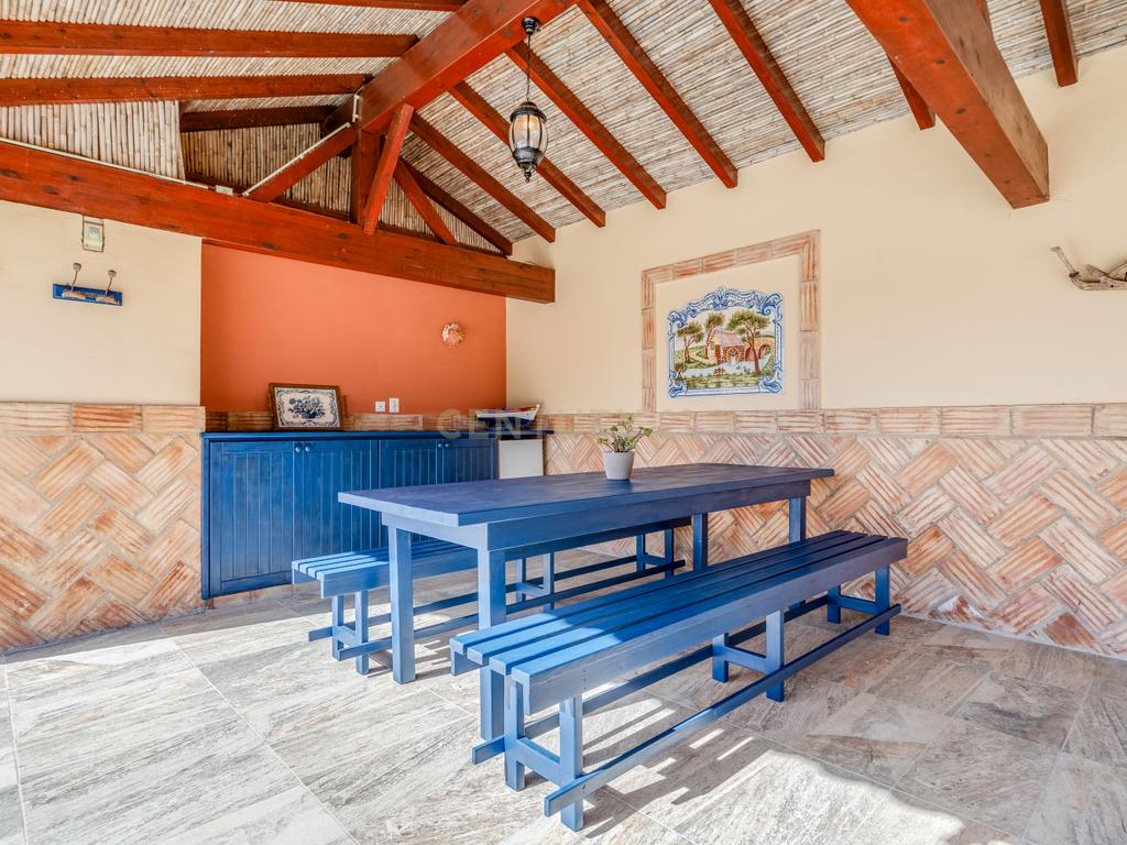 ESPETACULAR MORADIA COM PISCINA, GARAGEM, JARDIM E TERRENO - Image 43