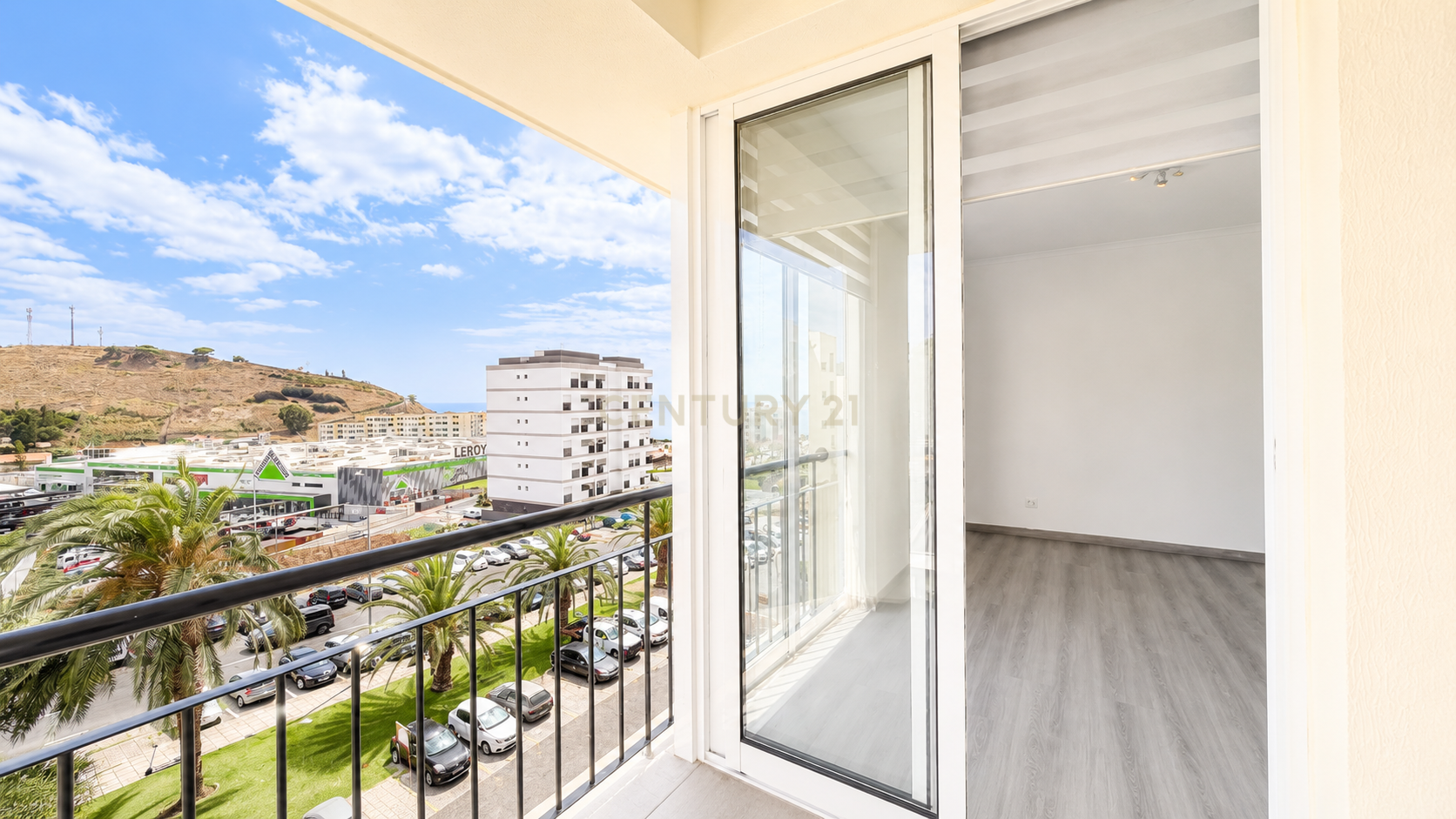 Fotografia 7 de Moderno T4 em São Martinho, Funchal - Totalmente renovado - Arrendamento