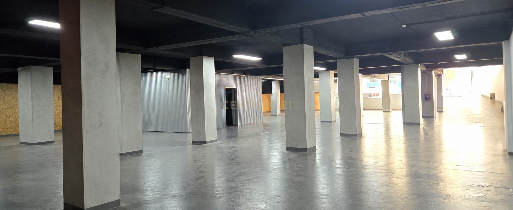 Fotografia 3 de Espaço Comercial | 600 m² | Centro da Pontinha | Investimento com Rendimento