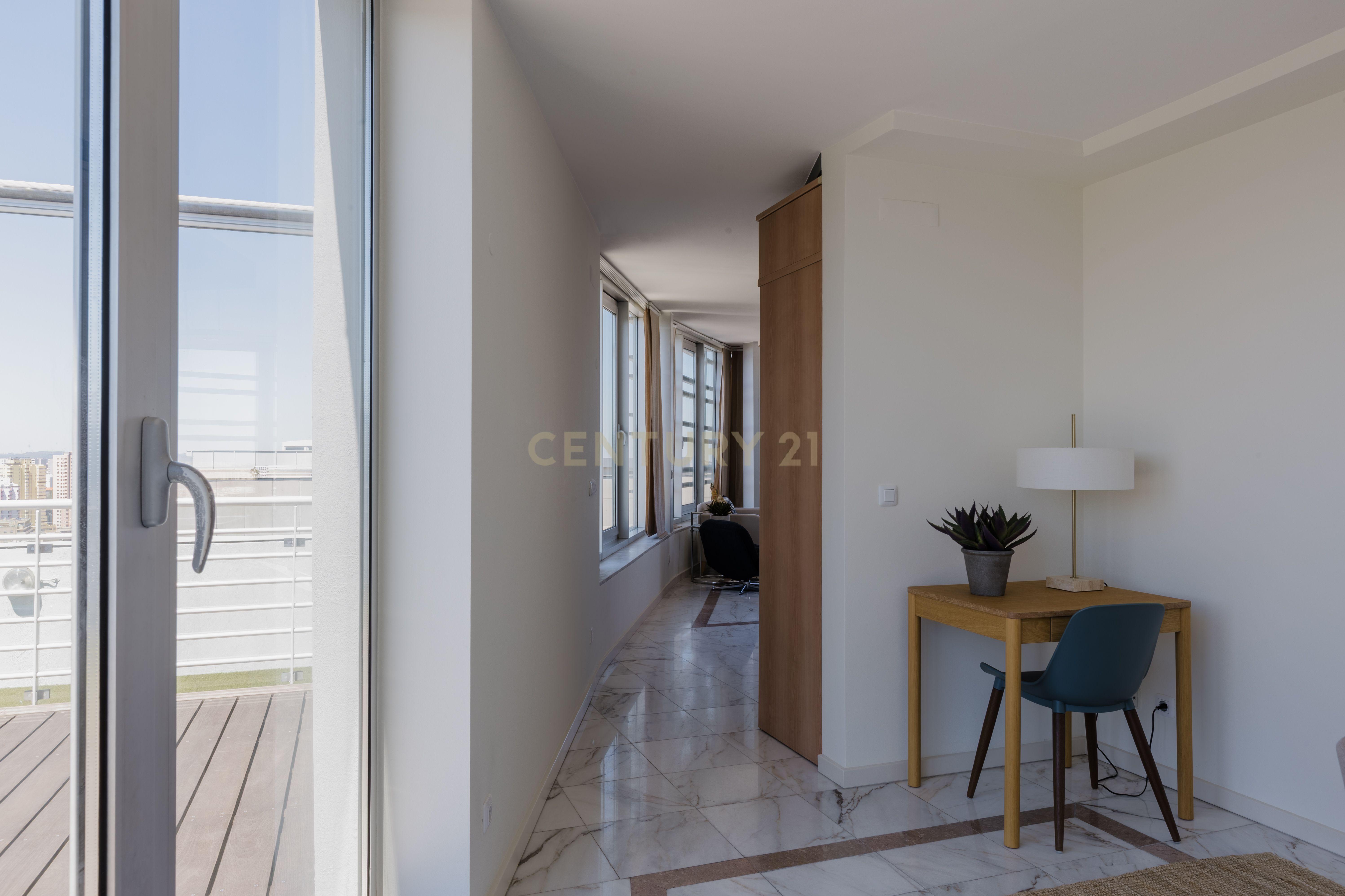 Fotografia 4 de Penthouse com Vista Panorâmica sobre Lisboa e Monsanto | Campolide