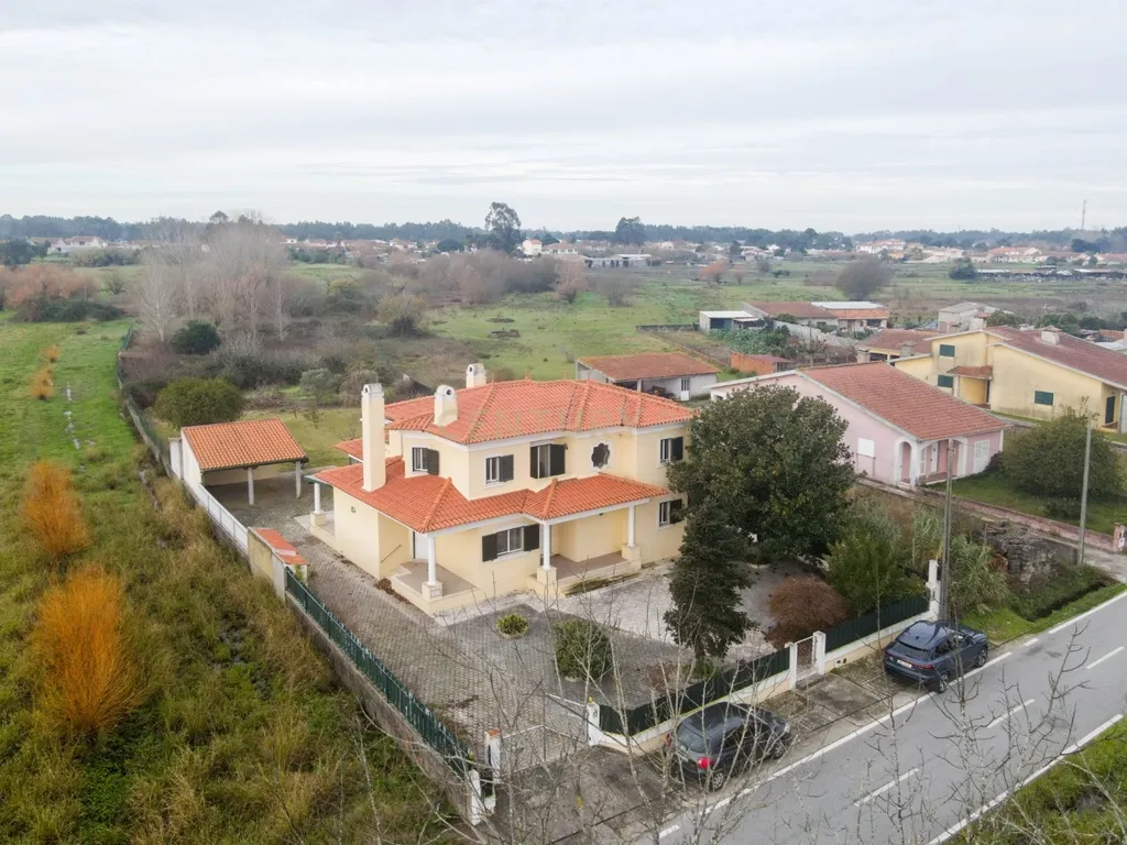 Moradia T5 - C/ terreno - Excelente estado - Image 59