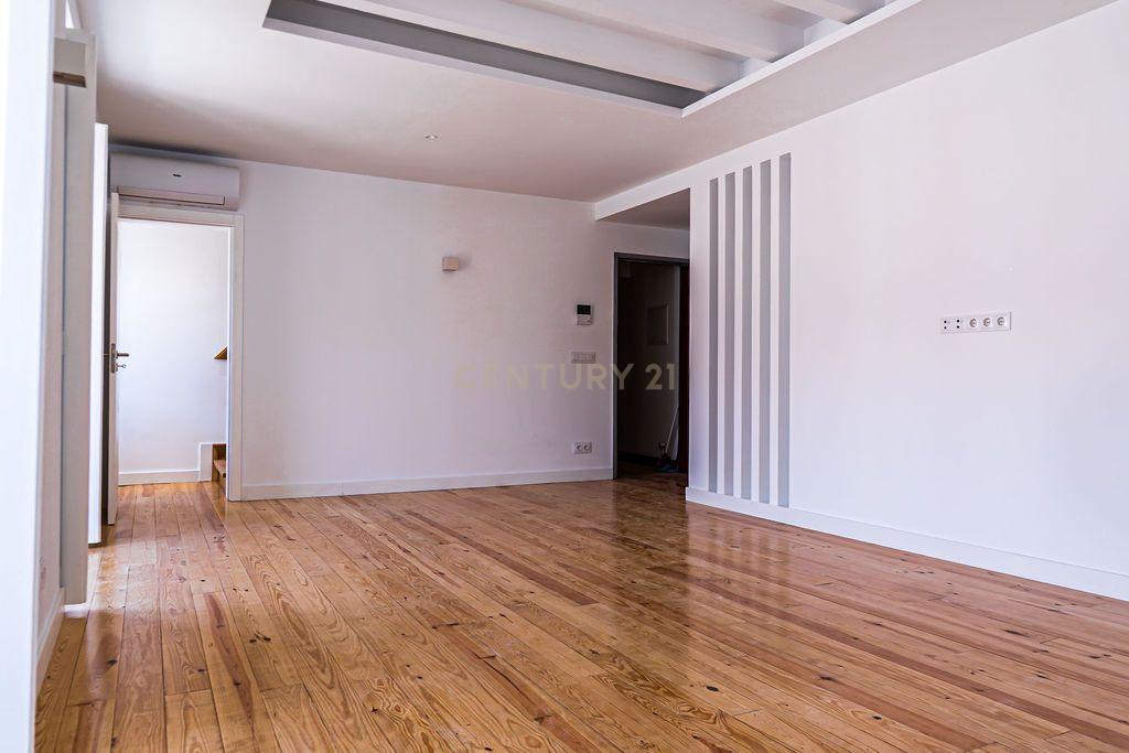 Apartamento T3 à venda em Mina de Água, Amadora — foto 25