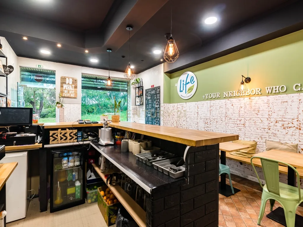 Venda de Trespasse de Espaço Comercial - Sacavém - Image 13