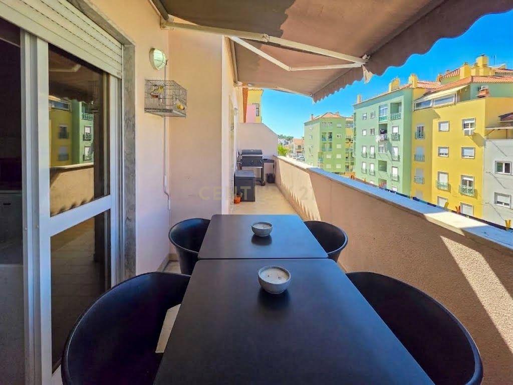 Apartamento T2 em Quinta do Conde, €272.000