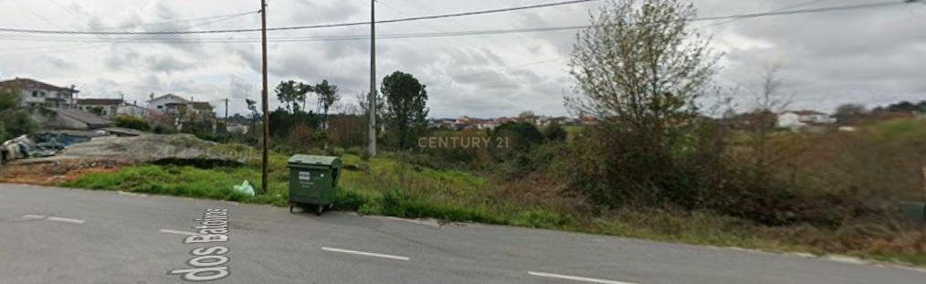 Terreno com viabilidade de construção para uma moradia - Image 1
