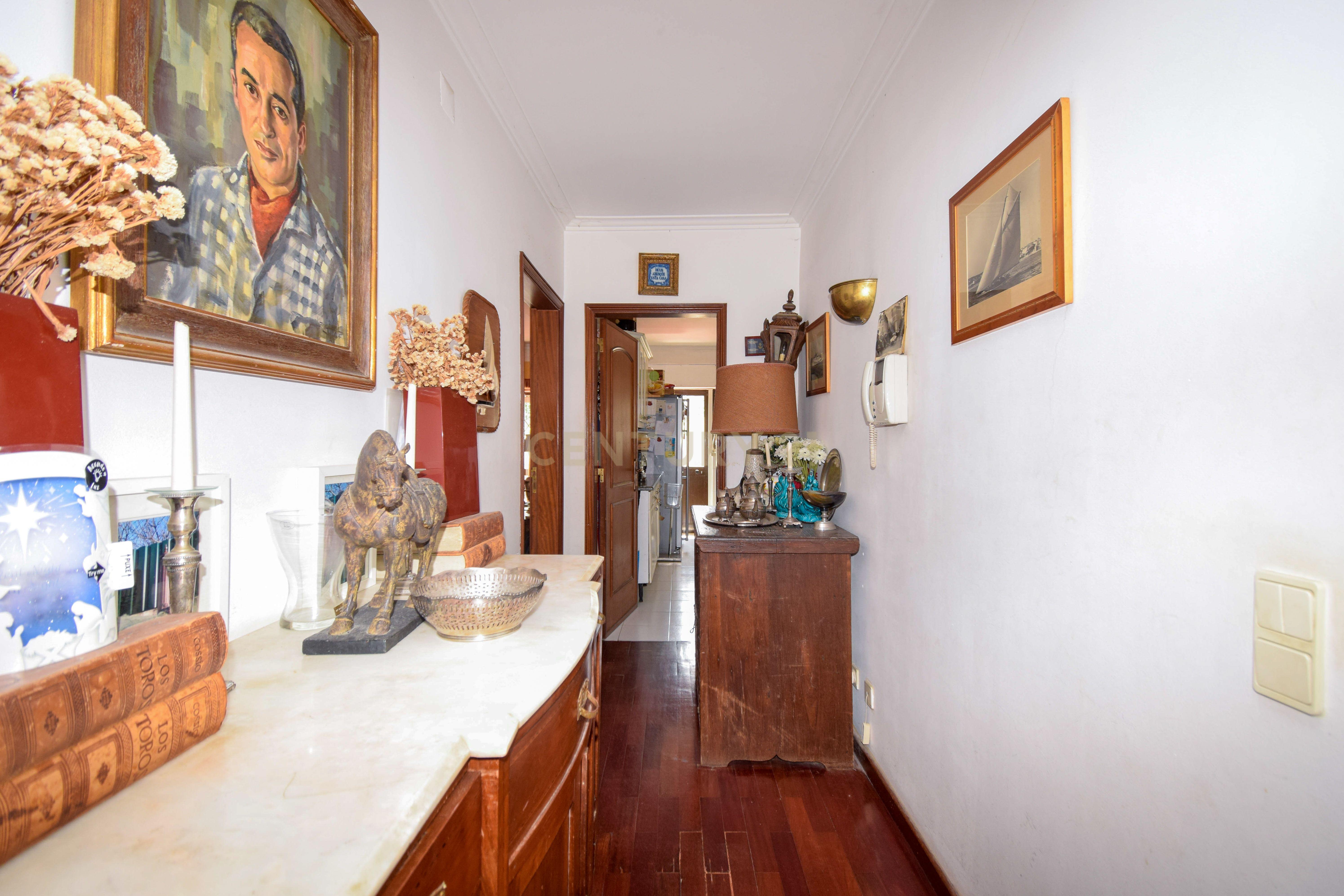 Apartamento T2 + 1 | Jardim e Estacionamento junto à Praia - Image 17
