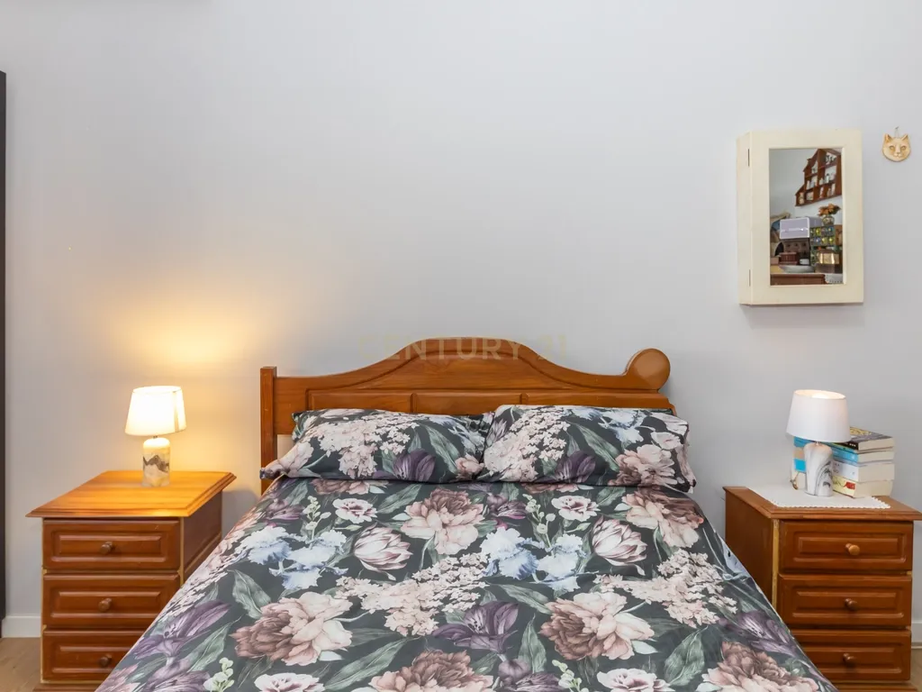 Moradia T5 no centro da Quinta do Conde – Espaço, Conforto e Localização Perfeita - Image 28