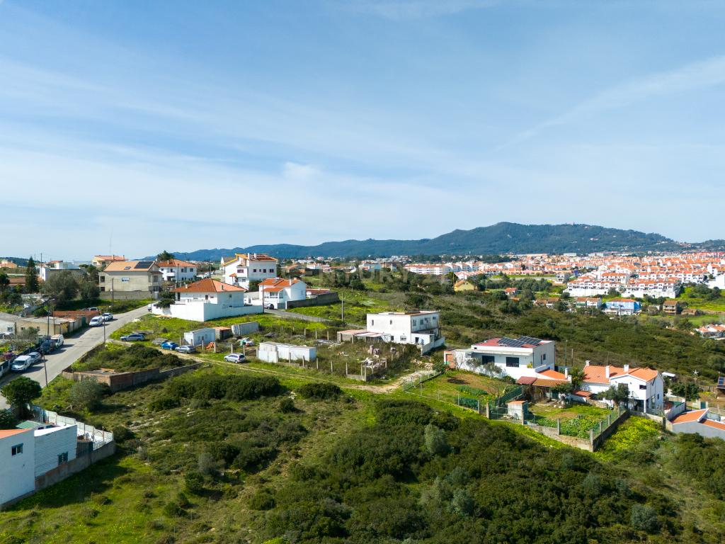 Terreno de 623m2 em vias de aprovação/conclusão em Cabra Figa, Rio de Mouro - Image 2