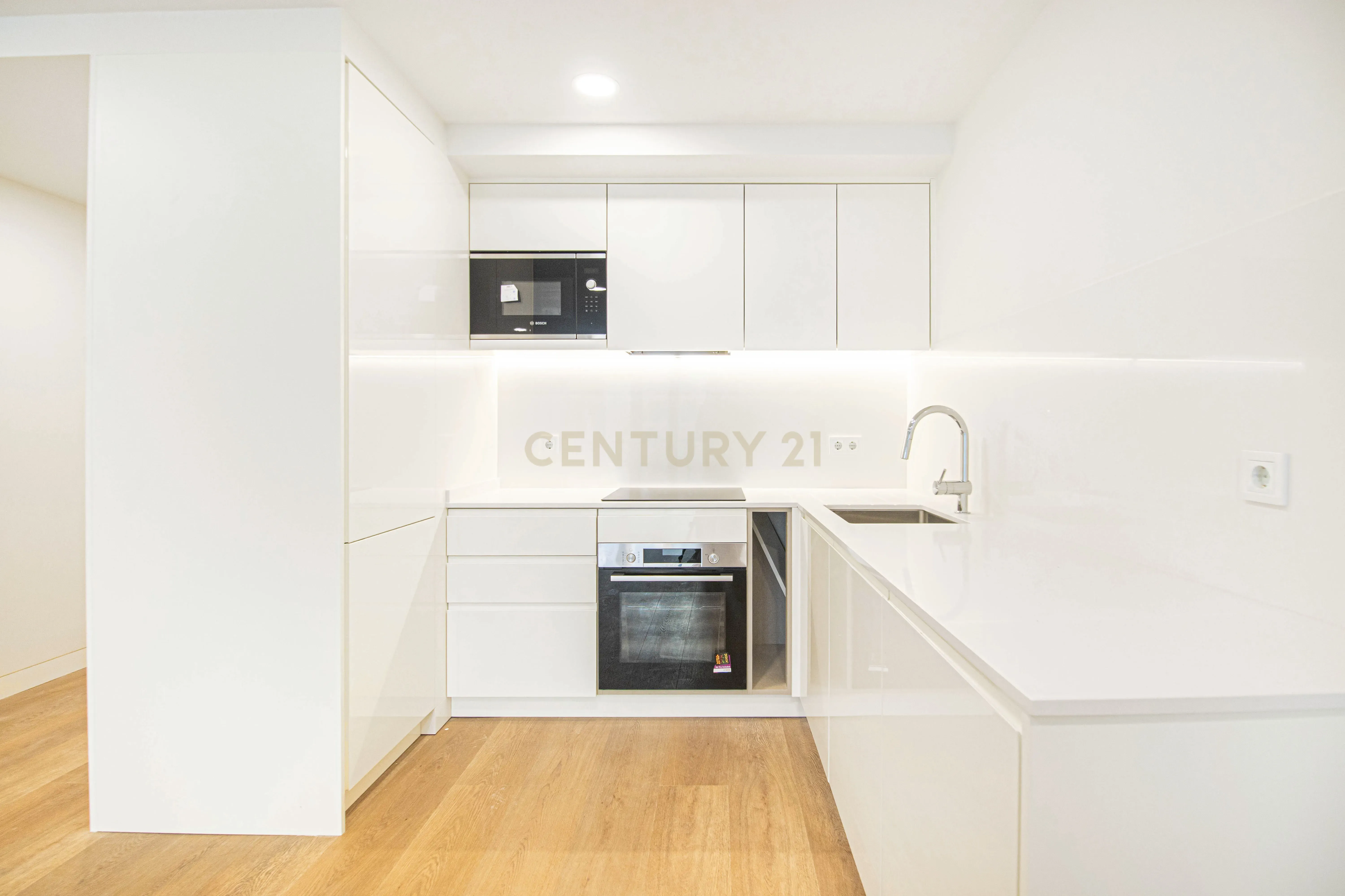 Fotografia 7 de Apartamento T1 Novo com Garagem em Sacavém | Cedência de Posição