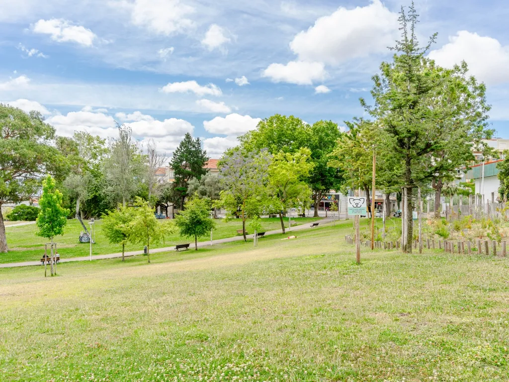 T3 Almada (Praça são joao Batista) - Image 28