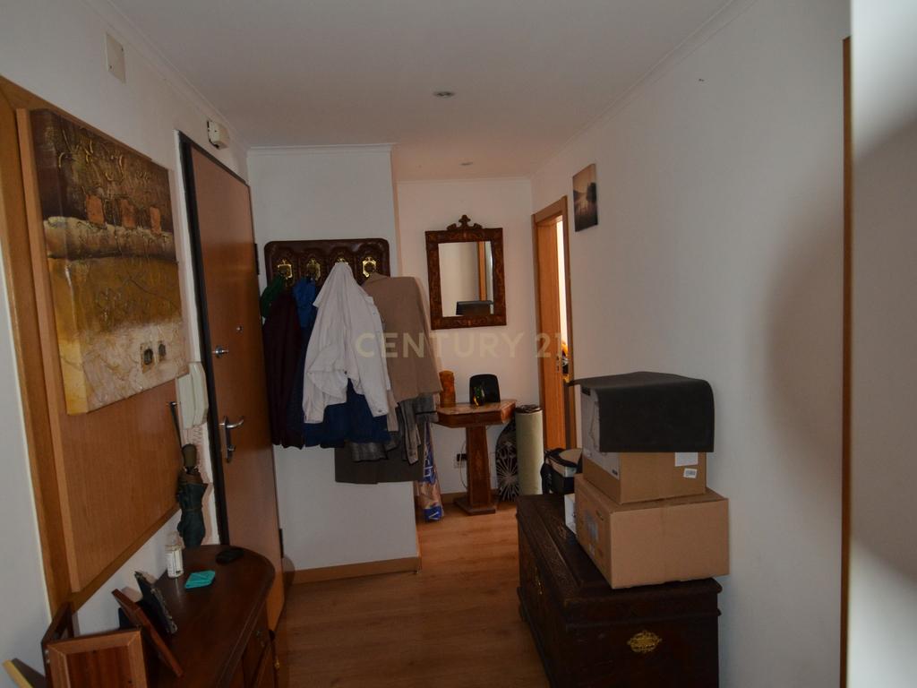 Apartamento T3 com Terraço/Pátio - Amadora  - Image 9