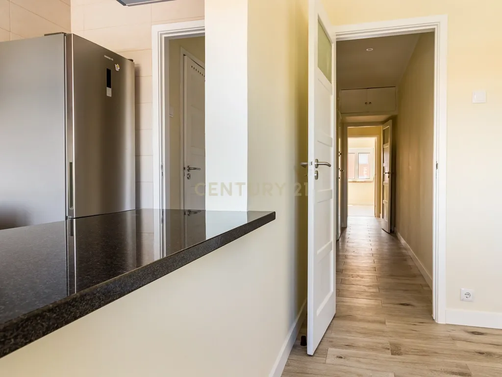 Apartamento T3 renovado na Avenida de Roma, Alvalade, Lisboa. Para Arrendar! - Image 18