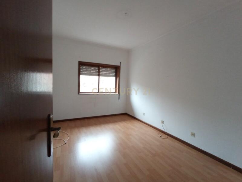 Apartamento T3 em Braga com Elevador e Garagem - Ferreiros | ZTRE-00764 - Image 9
