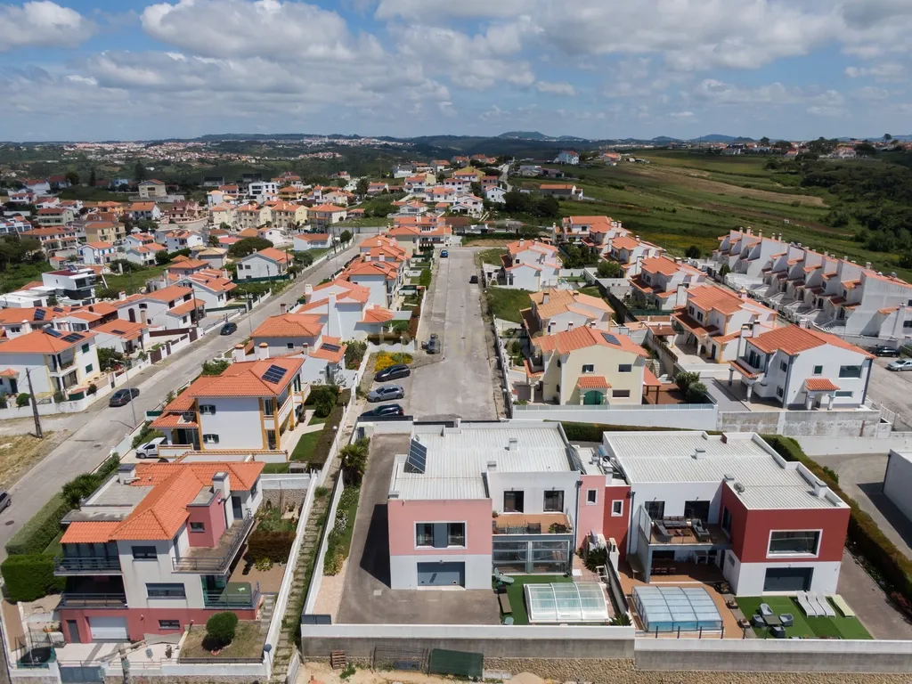 Moderna moradia geminada com vista mar - Ericeira - Image 32