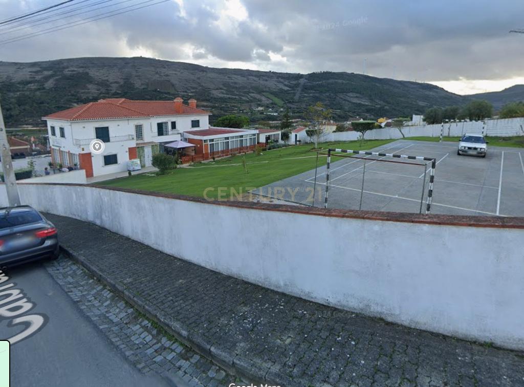Excelente Oportunidade de Investimento – Moradia transformada em Lar de Idosos em actividade com Rendimento Garantido dentro de um terreno de 3546m2 em Bucelas - Image 3