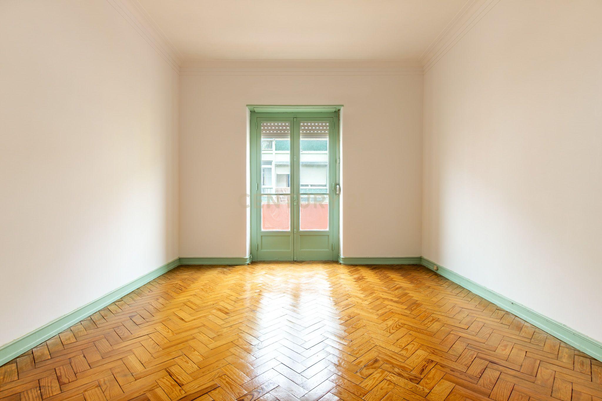 T1 | 65 m² | Luminosidade e excelente localização em Benfica