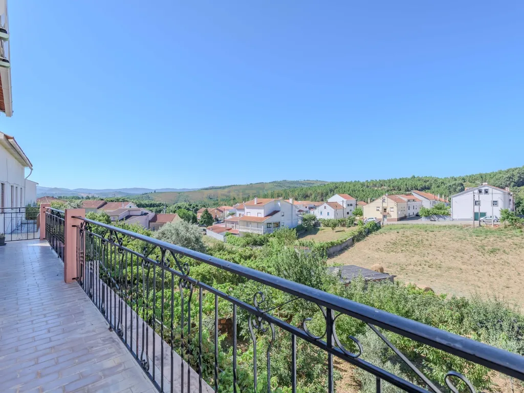 Moradia T3 Erada , Covilhã - Image 15