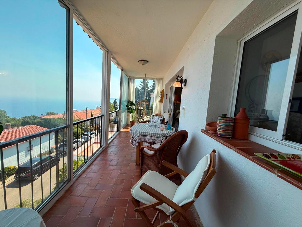 Cobertura com terraço, jardim e piscina privada com vista para o mar em Llançà - Image 44