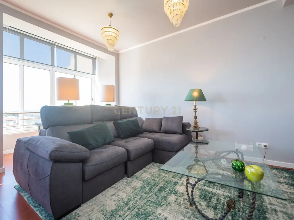 T2 de Charme na Portela de Sintra | Suite, Varandas e Vista Panorâmica - Image 12
