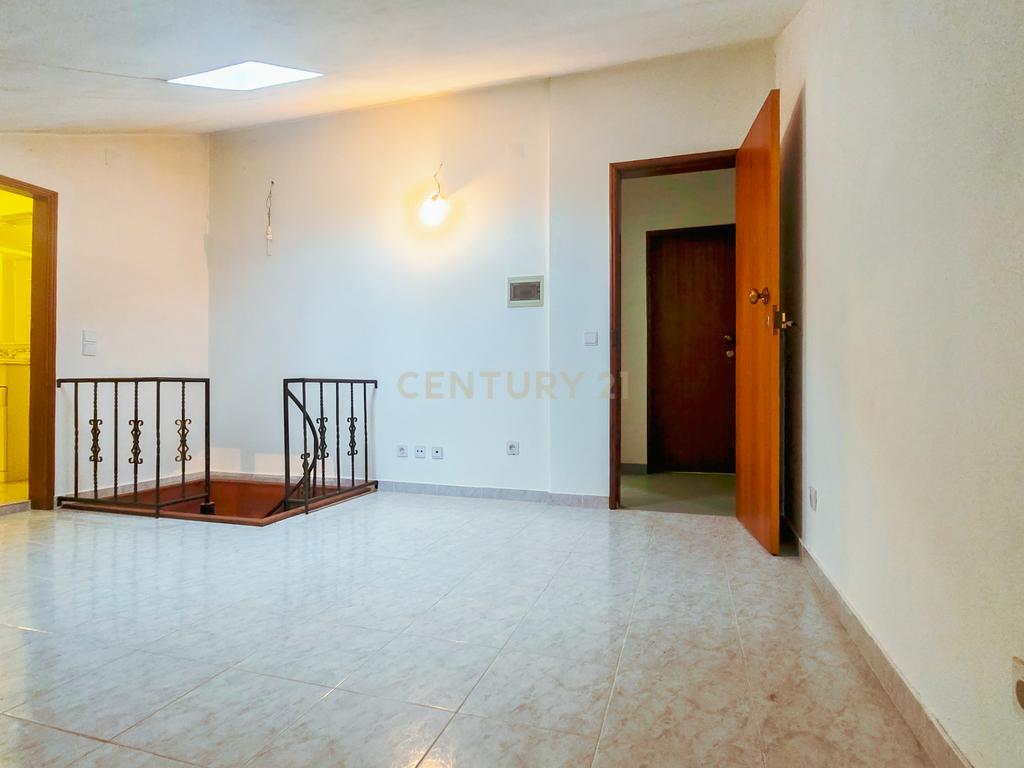 Apartamento T2 + 1 em Pinhal Novo, Palmela Arrendamento - Image 17