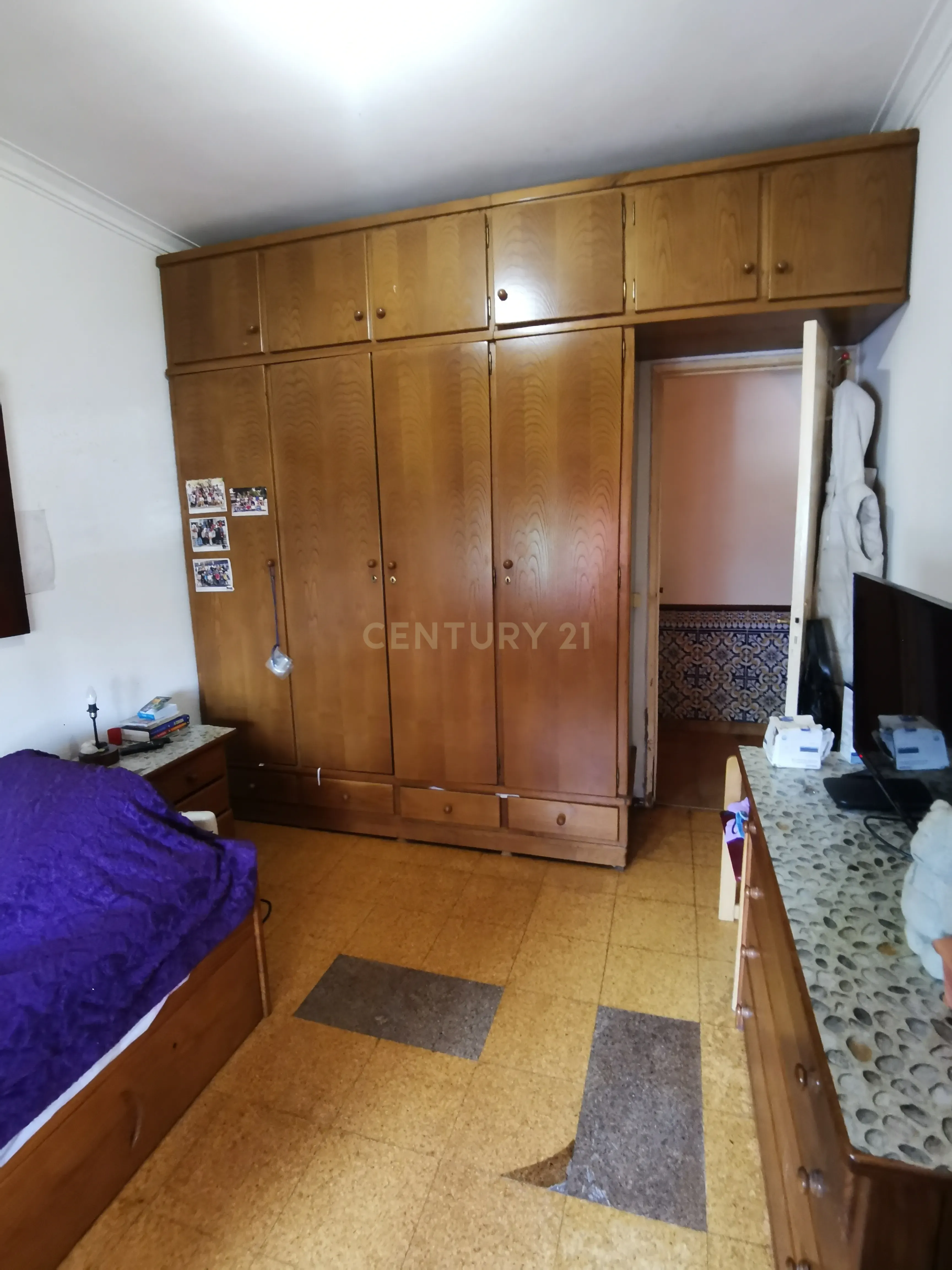 Apartamento T1 em Oeiras: Localização Privilegiada e Aconchegante - Image 8