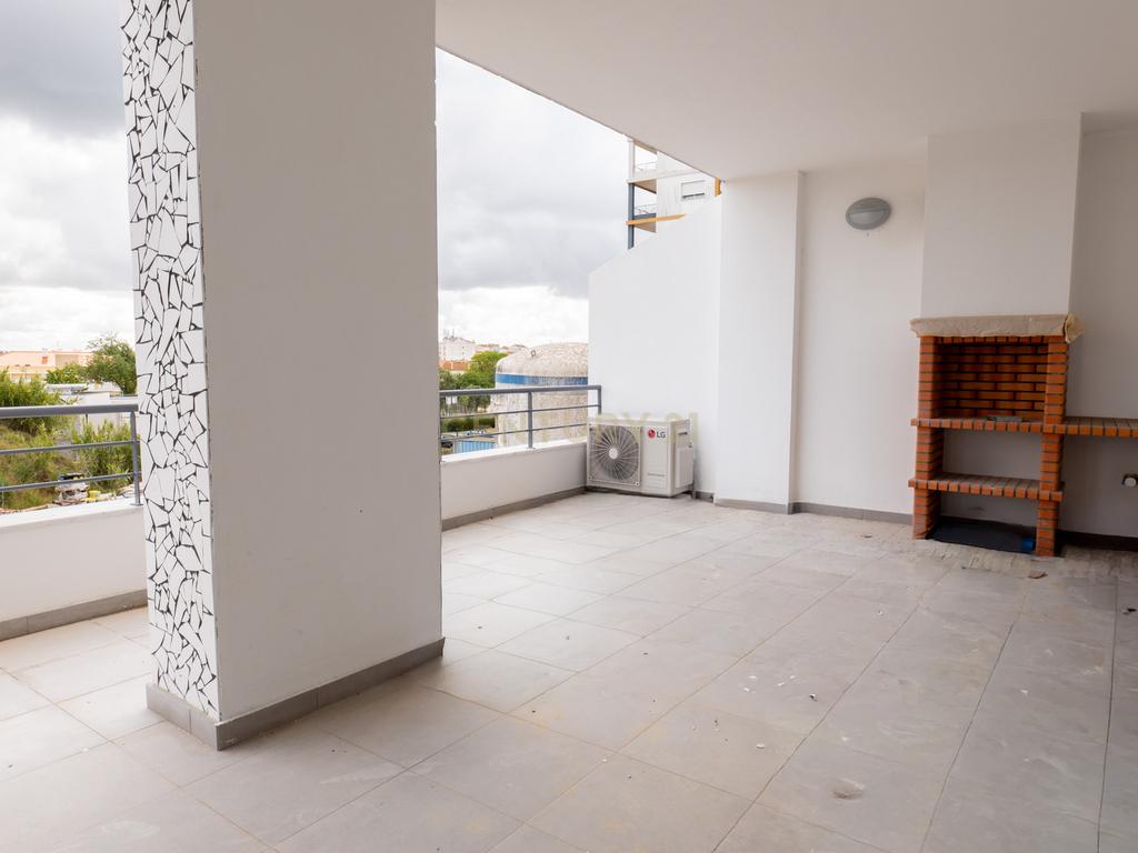 CONDOMINIO QUINTA DA LADEIRA - T2 e T3 COM TERRAÇOS, CHURRASQUEIRA E JARDIM - Image 22