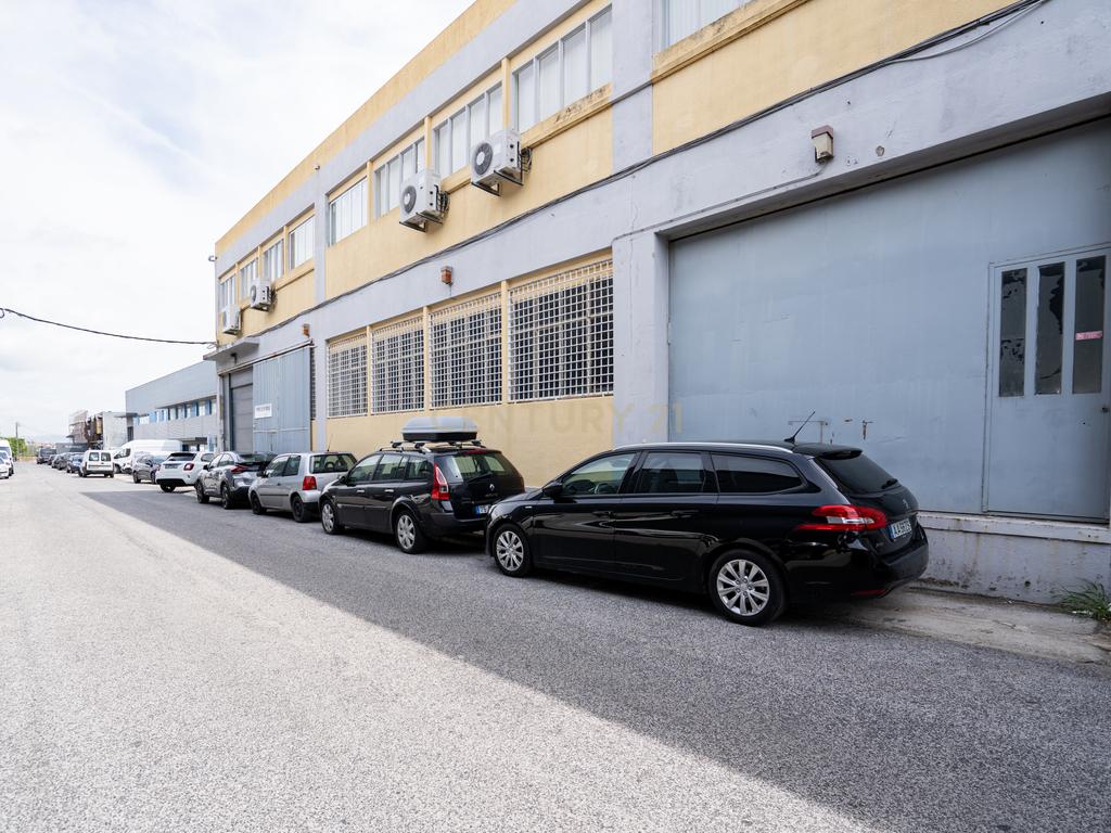 Armazém com 947 m2 a 5 min. do Aeroporto de Lisboa - Image 33