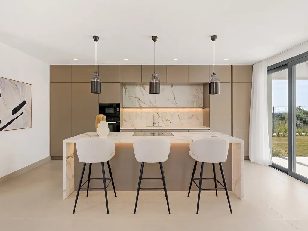 Luxuosa Moradia com Vista Mar em Estepona, Málaga - Image 11