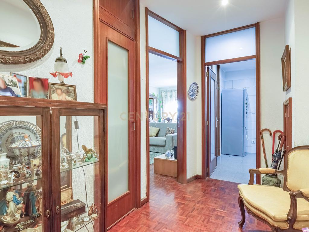 Apartamento T4 com Elevador e Vistas Deslumbrantes em Matosinhos Sul - Image 24