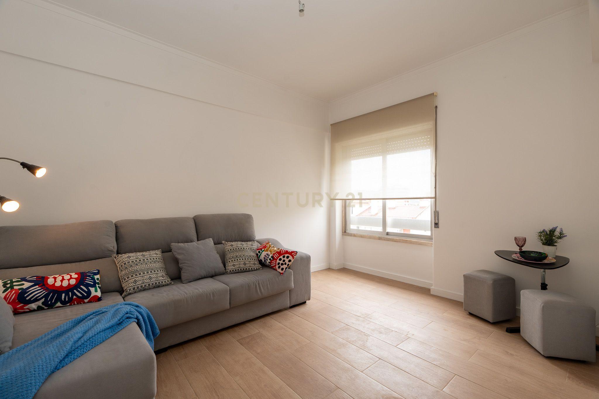 Fotografia 5 de T2 Renovado em Odivelas — Conforto, Luz Natural e Localização Privilegiada