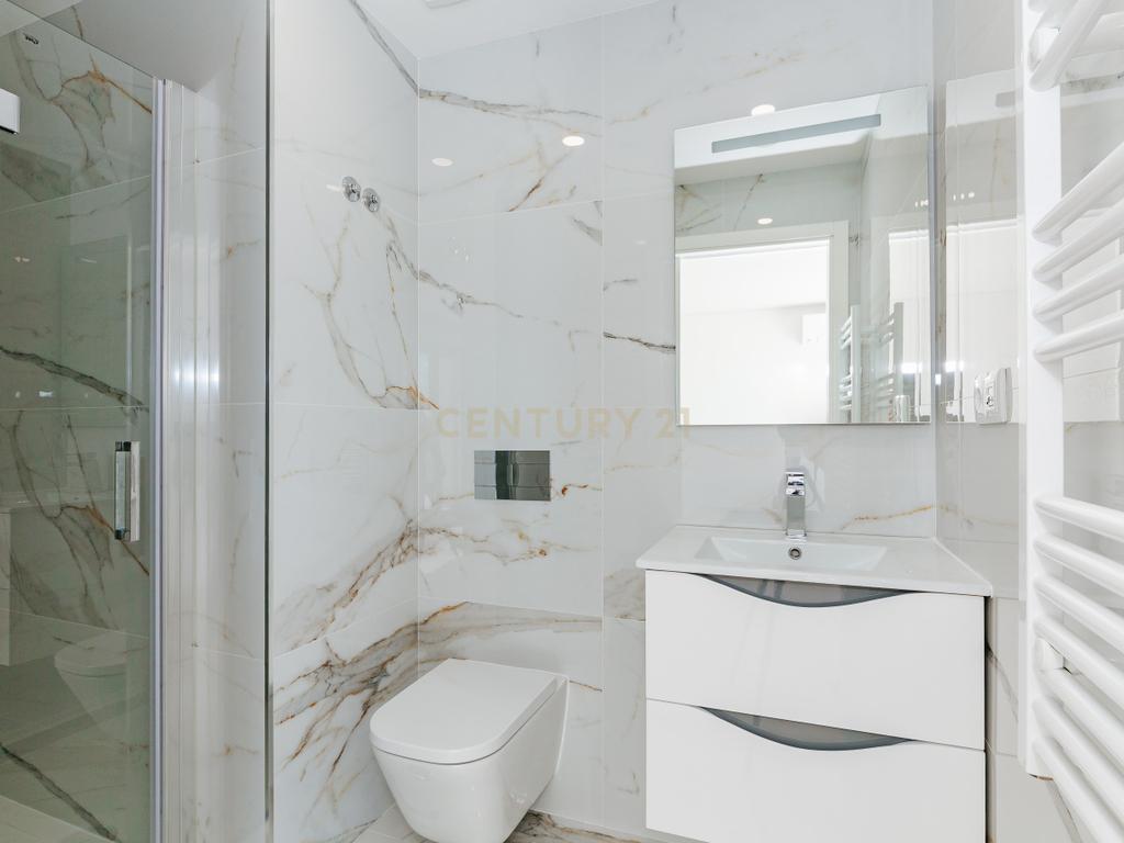 Apartamento T5 Duplex Único com 229 m² — Novo, Sofisticado e com Vista Panorâmica - Image 25